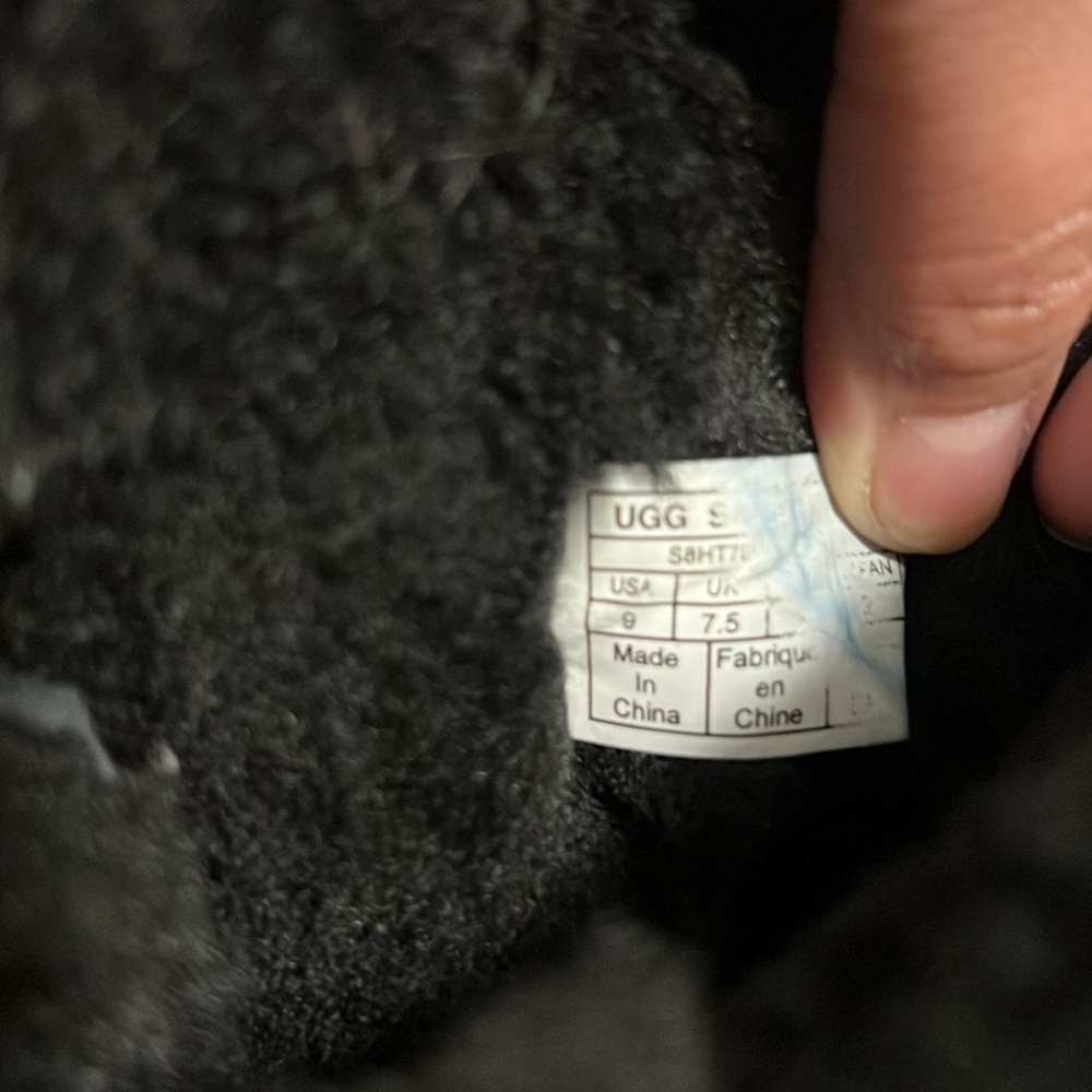 UGG BOOTS - Picture 7 of 10